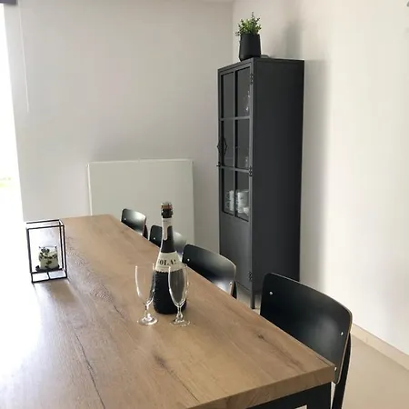 Apartment Allure, Met Zuidgericht Tuintje Ostende